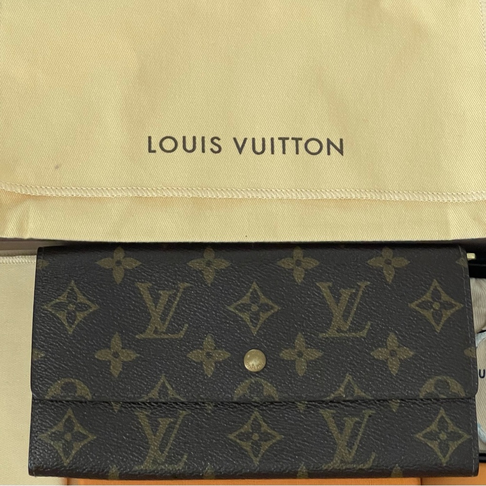 LOUIS VUITTON Vintage Sarah Wallet⭐️W/COA✨LV Dust bag⭐️